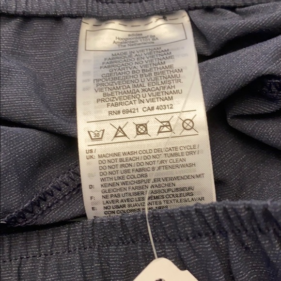 Reebok running or walking short - Picture 5 of 9